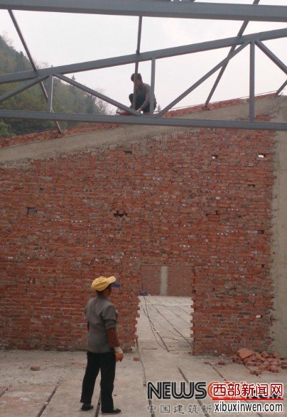 10��14�����磬�������ڽ���ʩ��