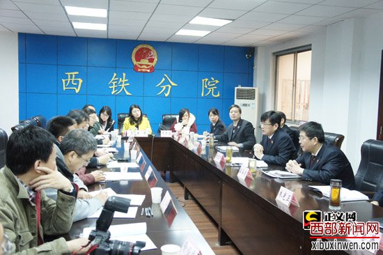 &ldquo;���ü�������&rdquo;��������ý��ɷ�����25�յִ�����,ͼΪ����������ظ����˼��߽�����̸����ƽ ��