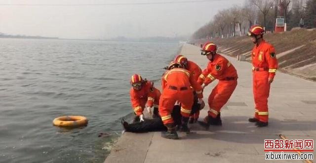 ����һ�������Ϸ���һ��Ů�Ը�ʬ �ѱ������ϰ�