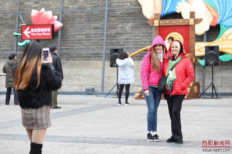 200λ�����⡱ͬ�γ�ǽ ���ޡ��������� �����й���