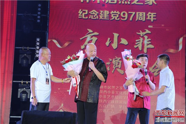 ����������Ա�º��ء�Ц��