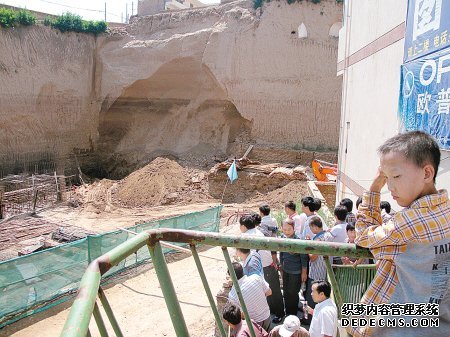 �Ӱ��Ӵ���һ����¥�ػ���̮��6��4��(ͼ)